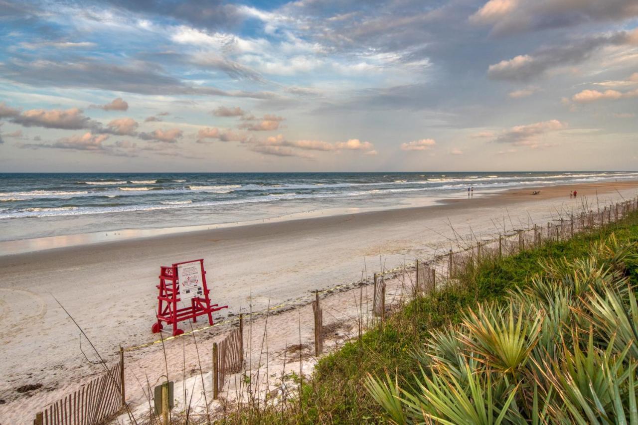 Oceanwalk Condos Bethune Beach Eksteriør billede